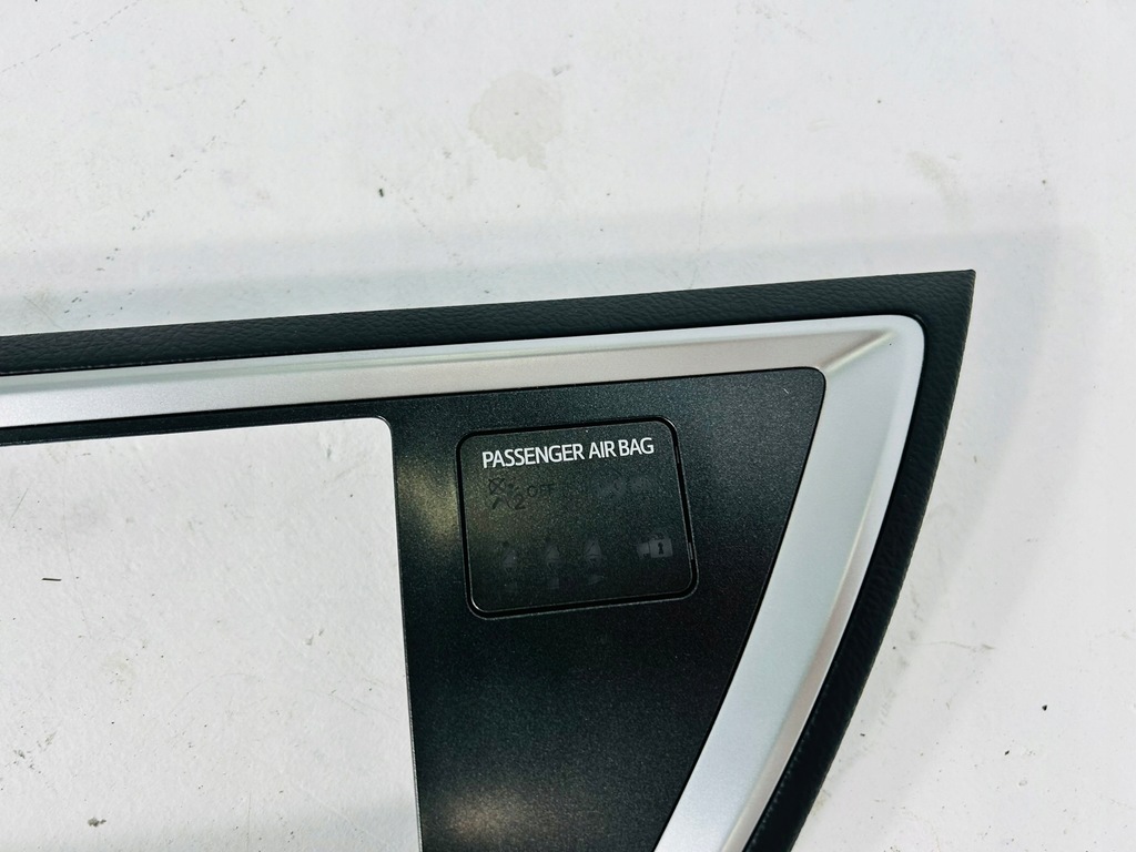 фото №8, Auris ii 12-15 захист рамка радіо кнопка перемикач світла аварійних