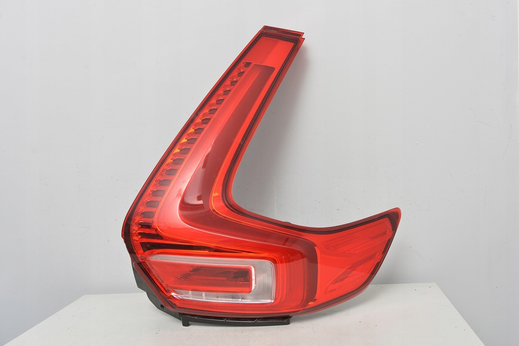 фото №9, Volvo xc40 ii лампа права задня правий задня 31446791