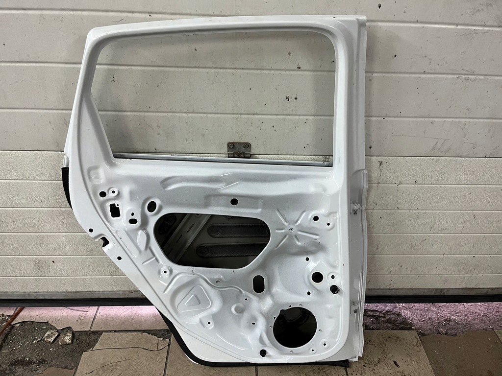 фото №9, Дверь левая передние vw taigo + петли