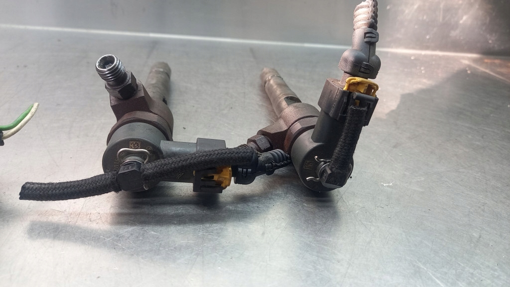 фото №6, Форсунки комплект 0445110083 opel corsa c 1.3 cdti