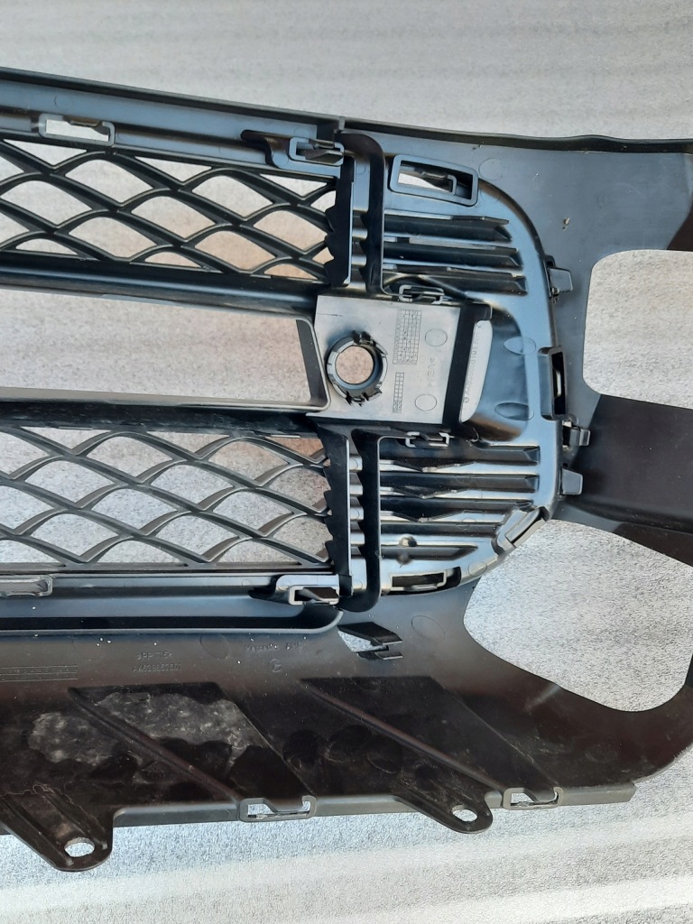 Mercedes g klasa amg a463 решётка правая перед Недорого