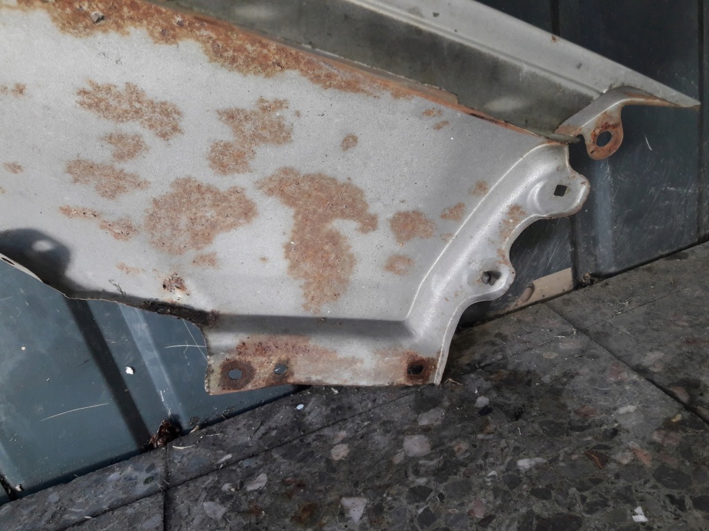 Крило ліве перед rover vitesse срібний Оригінал