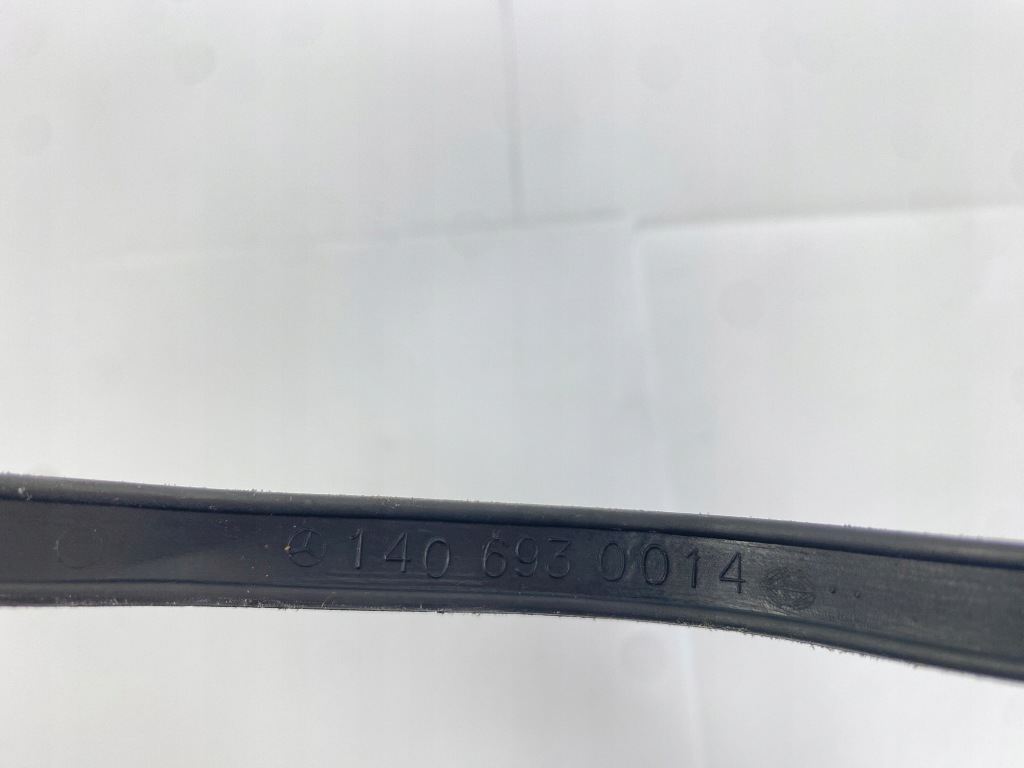 Ремінь пластик багажника mercedes w140 1406930014 Оригінал