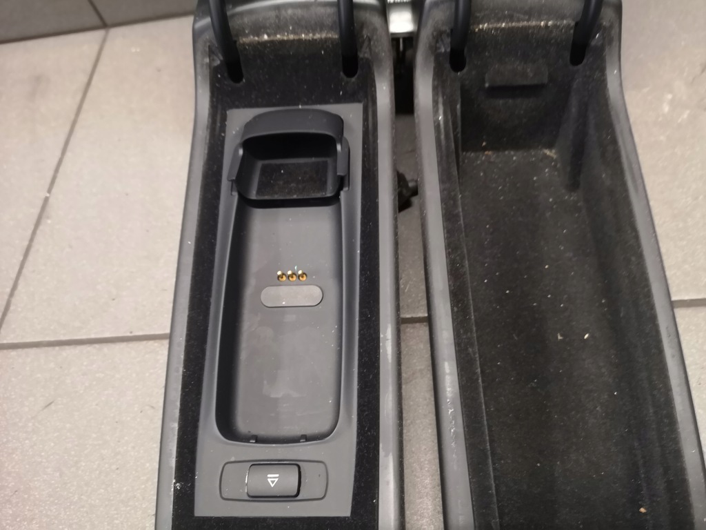 фото №14, Підлокітник середній чорний шкіра audi a8 d3 lift