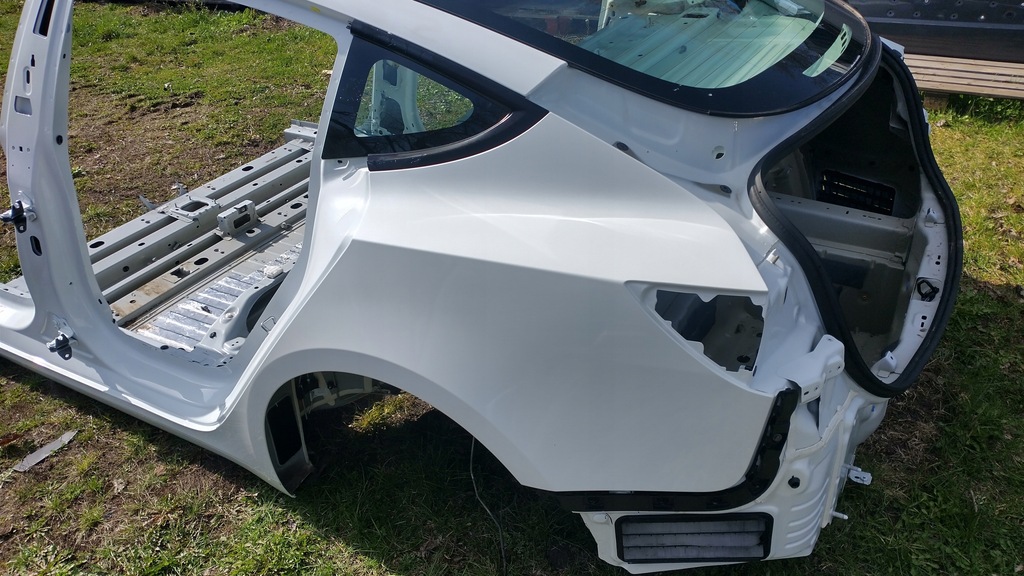 фото №6, Tesla model 3 чверть ліва права задня задня дах панорама