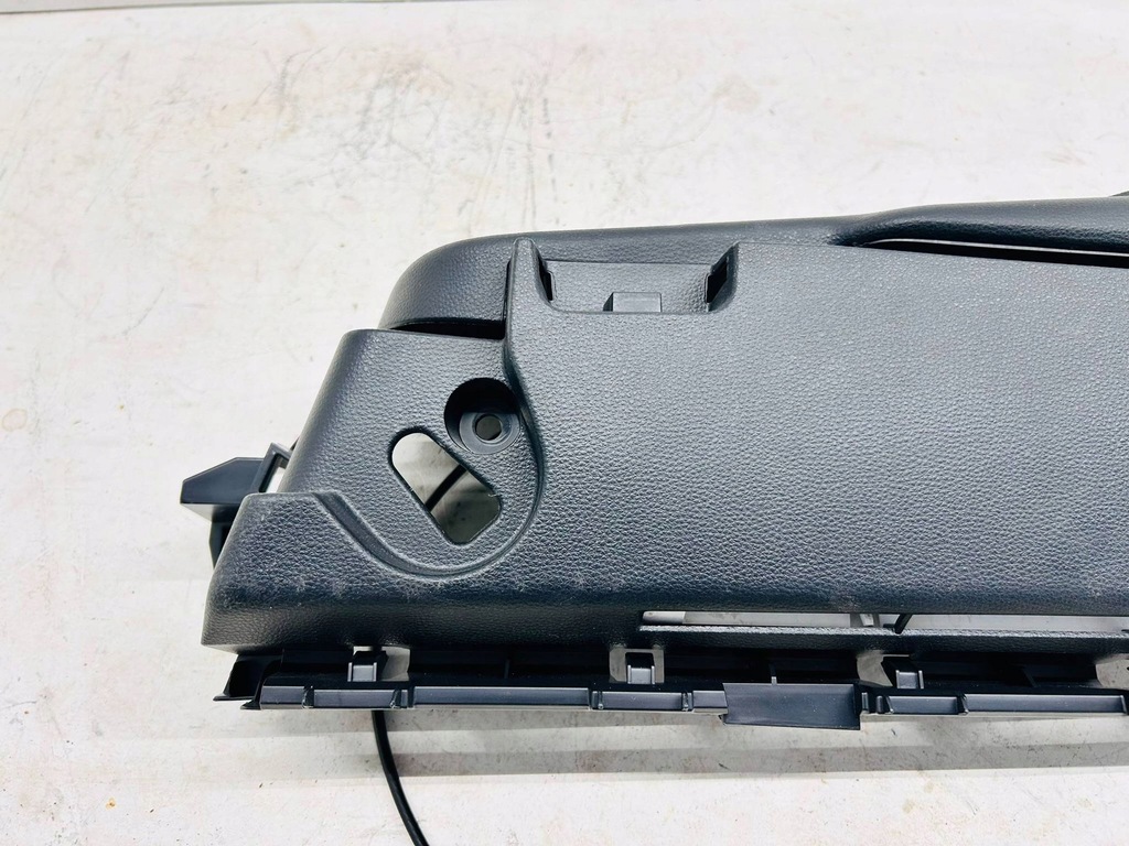 фото №7, Corolla e21 kombi обшивка багажника góra права правий з led