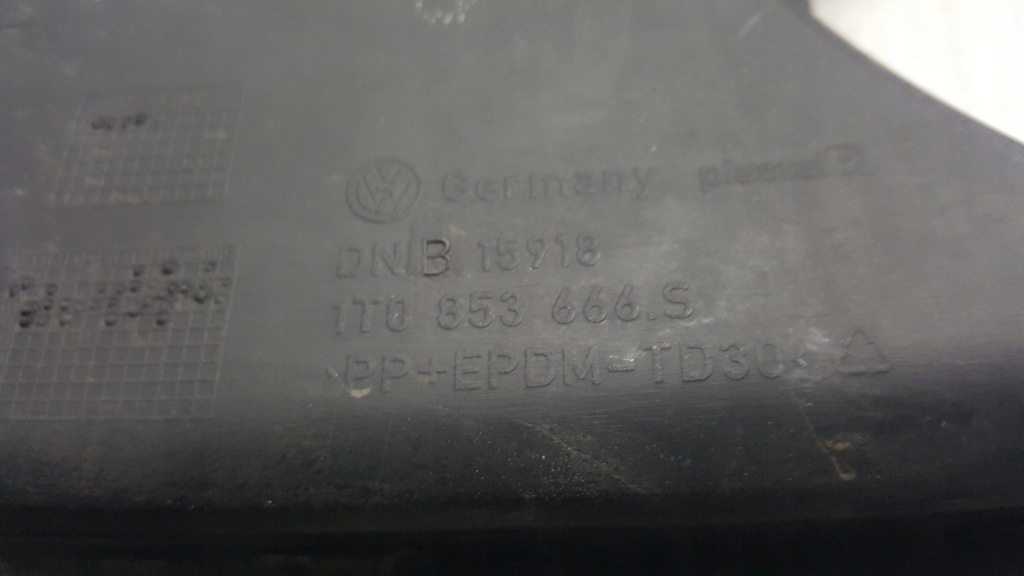 Решётка бампера правый  перед vw touran caddy 1t0853666s демонтаж Цена