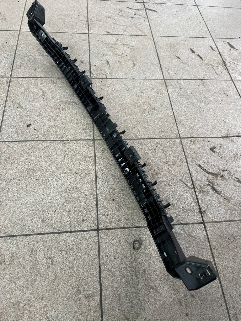 фото №8, Tesla model y 20- середній напрямна кронштейн бампера задня