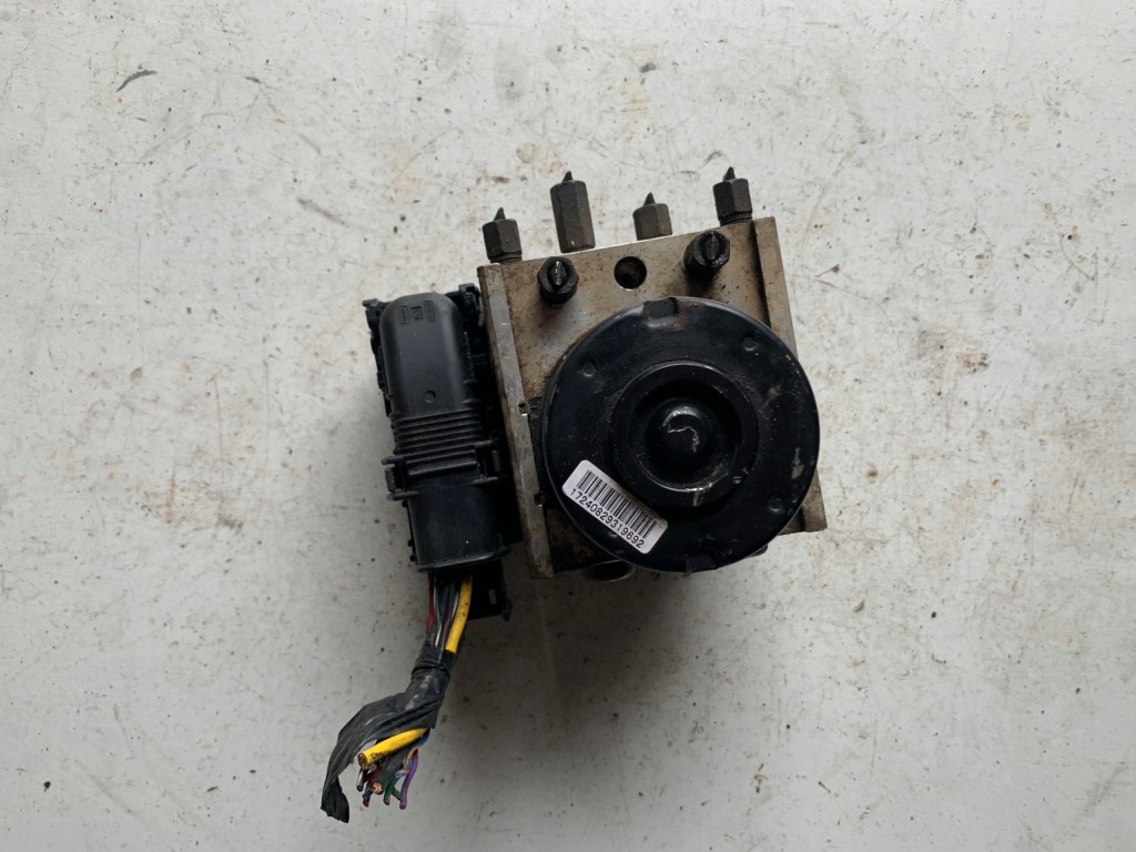 фото №1, Насос abs mazda 2 1.3 d651-437a0-d