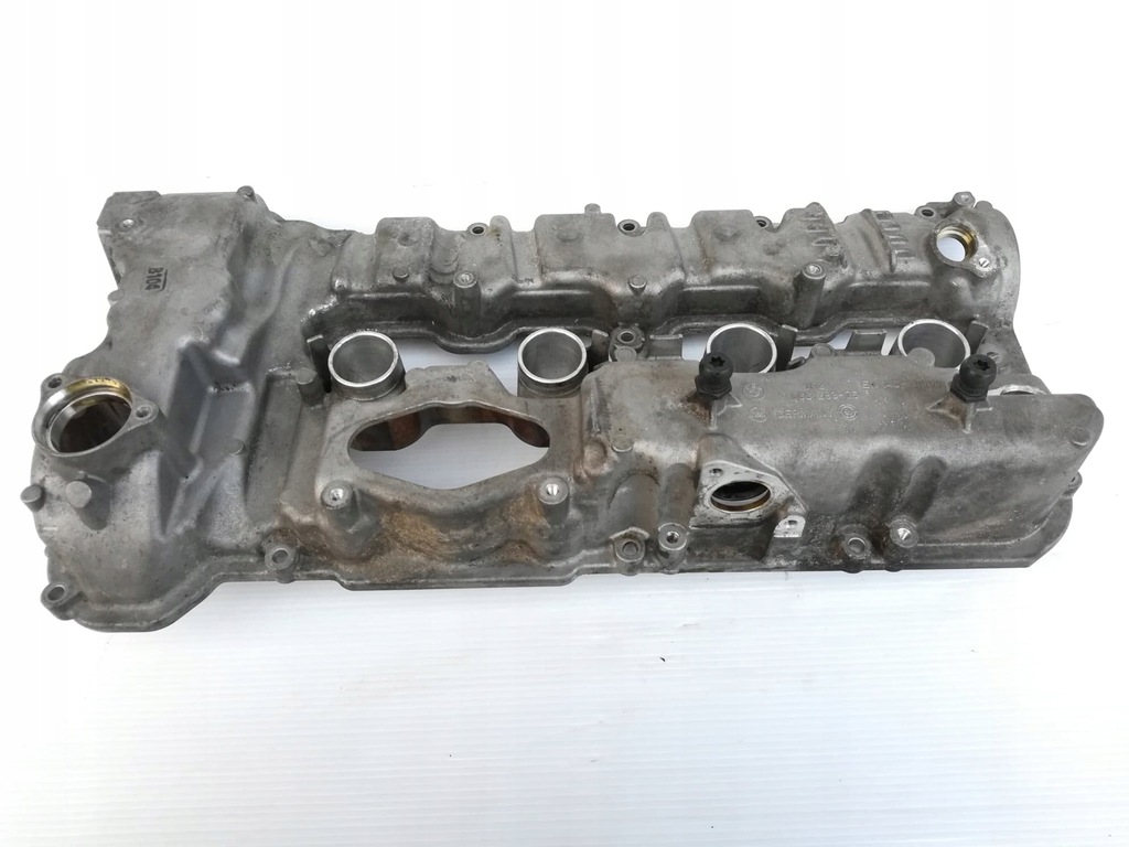 фото №8, Bmw f01 f10 4.4 v8 n63b44a кришка клапанів права