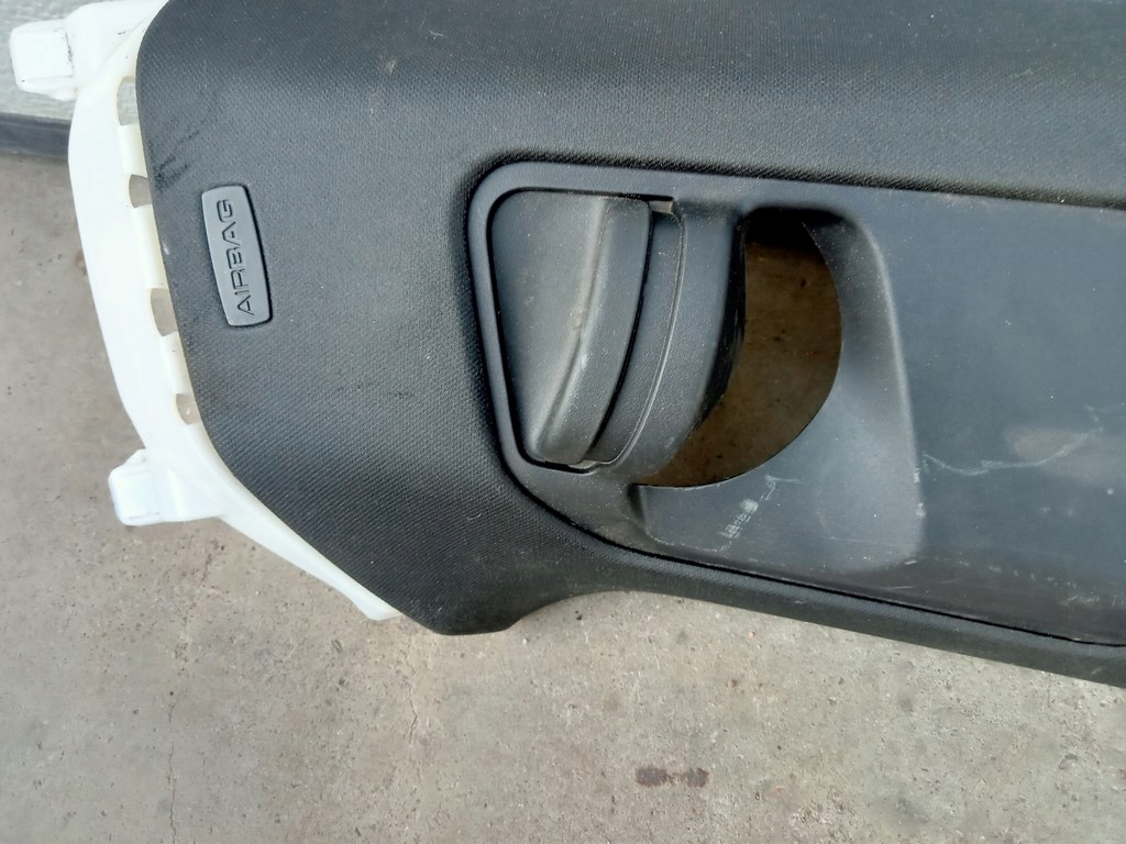 фото №6, Porsche taycan - обшивка захист правого стійка 9j1867234