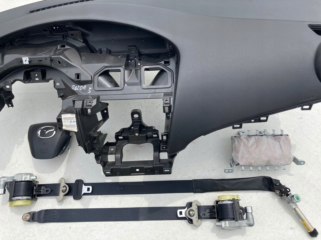 фото №5, Mazda 3 bl панель приладів панель приладів консоль подушки безпеки ремені