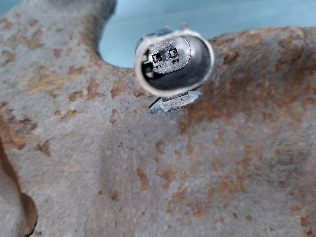 фото №6, Поворотний кулак правий перед vw crafter 2.5 tdi