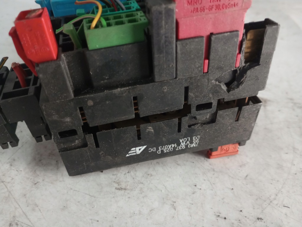 фото №4, Ford коробка запобіжників 7m0937025d europa