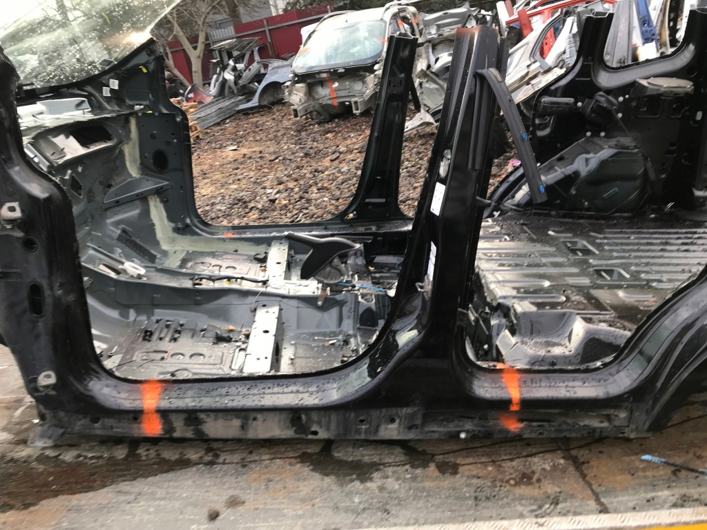 фото №1, Ford tourneo courier 2014 блок двигателя порог левый org