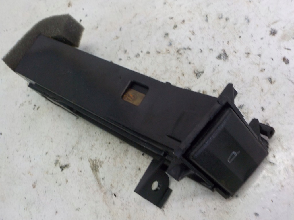 фото №1, Ford mondeo mk3 кронштейн na напитки