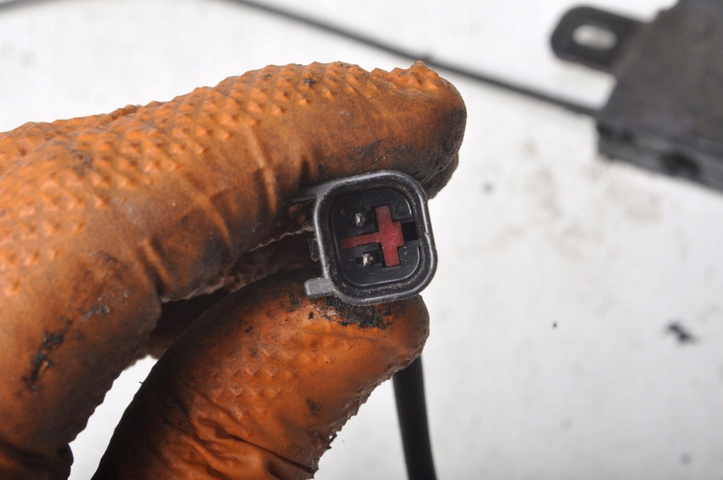 фото №7, Volvo v40 ii замок капот 31298610 комплект