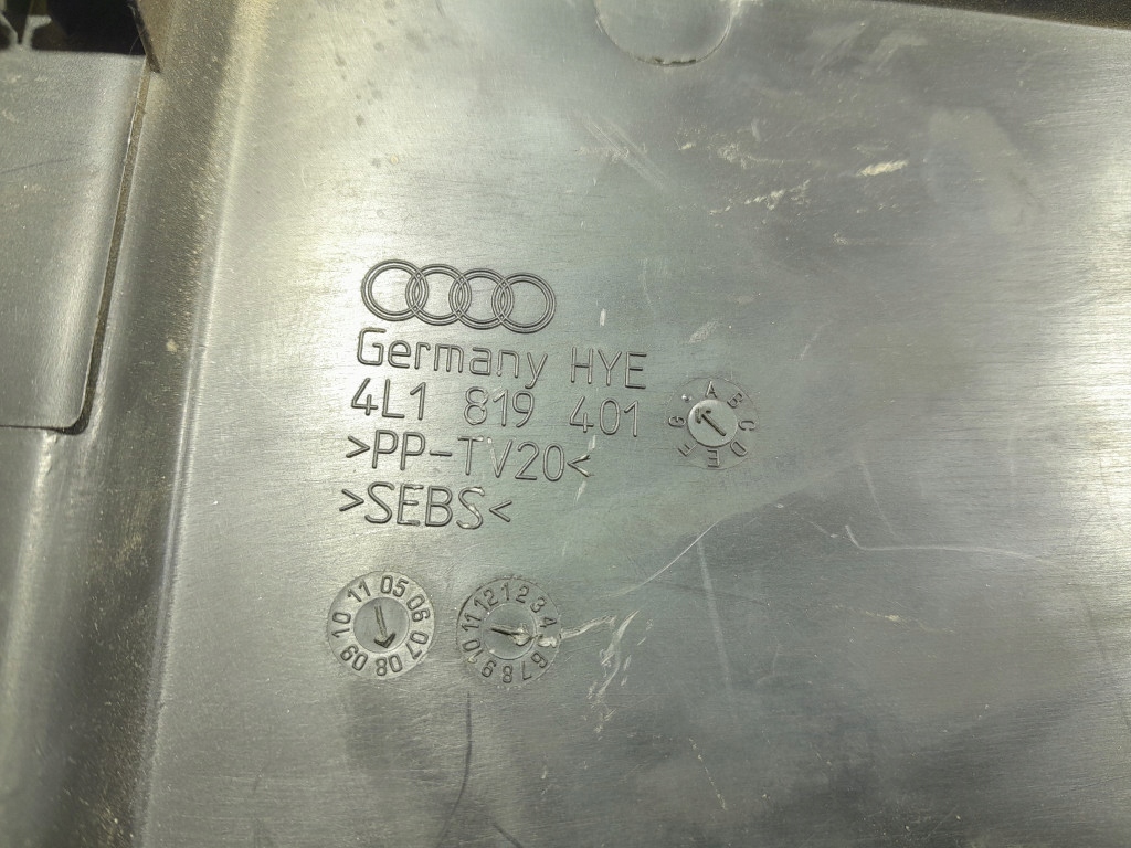 фото №6, Audi q7 4l жабо верхний пластиковый eu 4l1819401