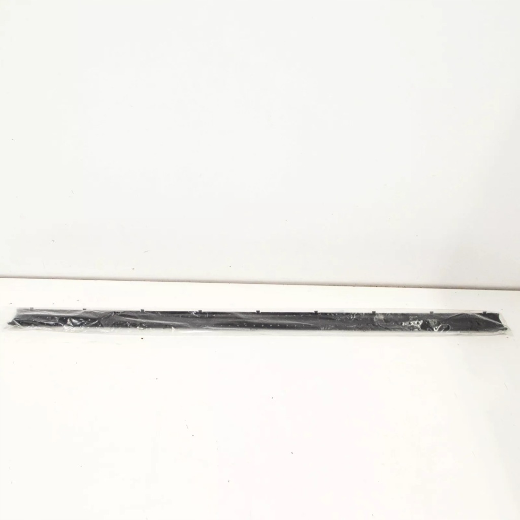 Bmw 5 e34 средняя молдинг бампера заднего 51128148819 8148819 1997 oem Киев