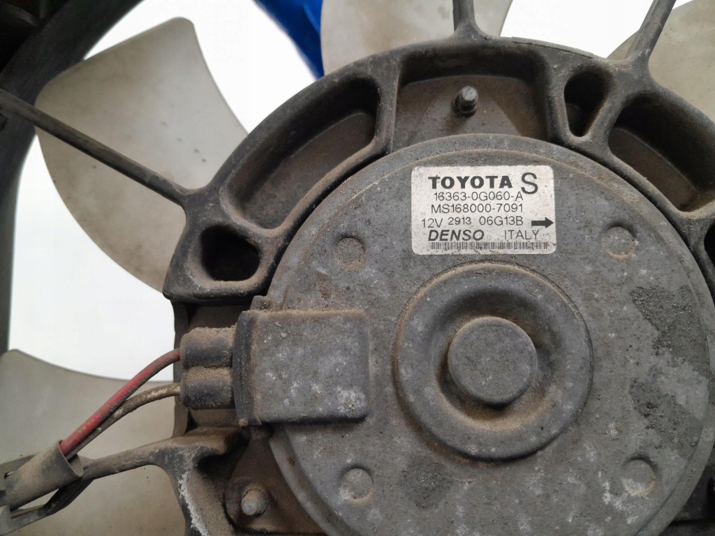 Avensis t25 2.0 d4d вентилятор радіатор 16363-0g060a в Україні