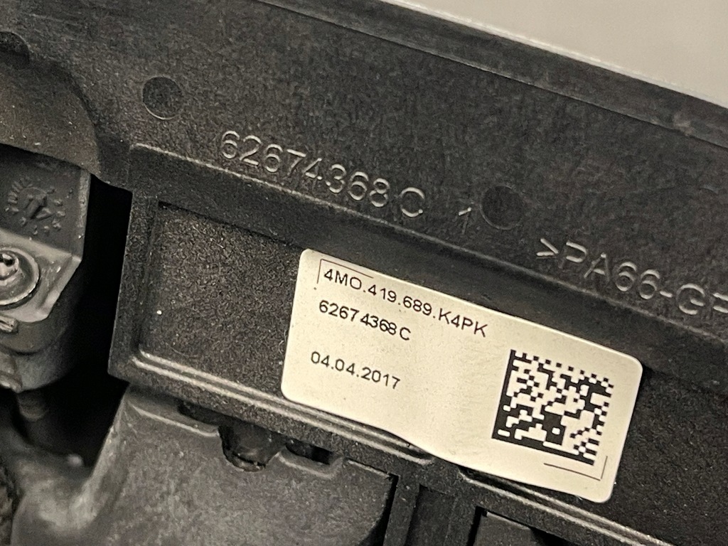 фото №16, Воздуховод кожаный mulitifunkcja лепестки переключения audi a4 b9 8w трёхспицевая