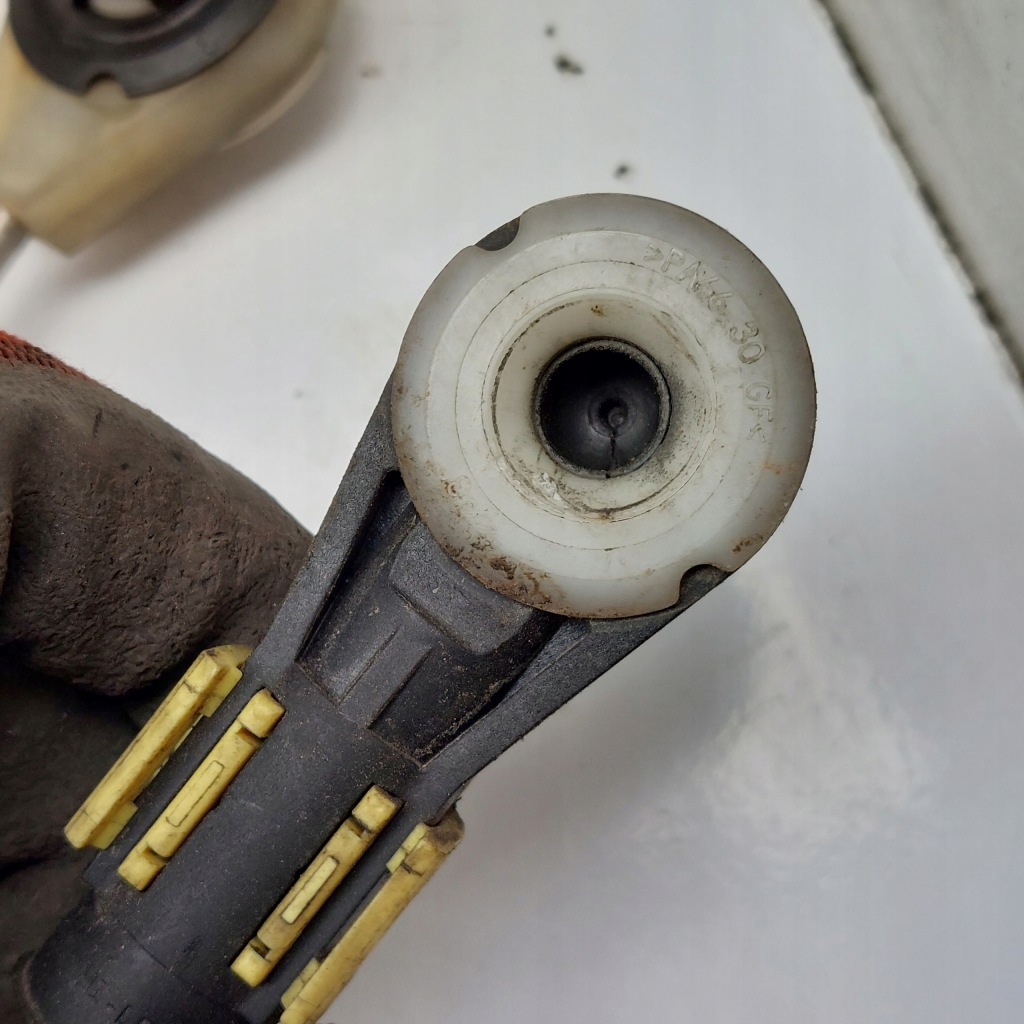 фото №13, Volvo v40 ii 2,0d домкрат вибірник передач 31325593 4yta058