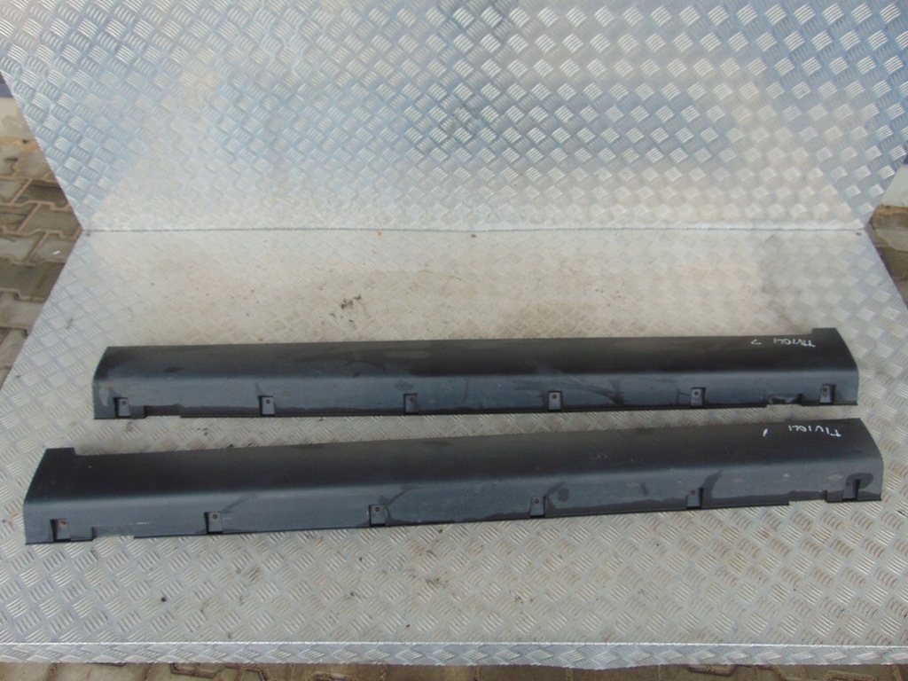 фото №1, Ssangyong tivoli молдинг порог правая 15-