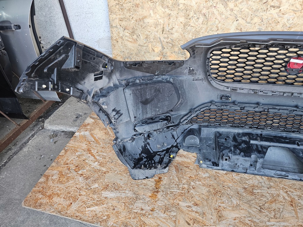 фото №8, Jaguar e-pace бампер перед