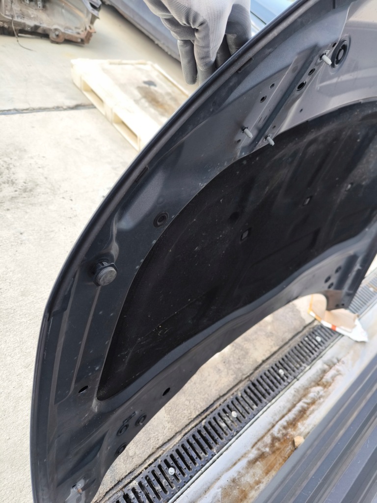 Капот крышка двигателя audi a4 b9 8w оригинал lx7r !!! в Украине