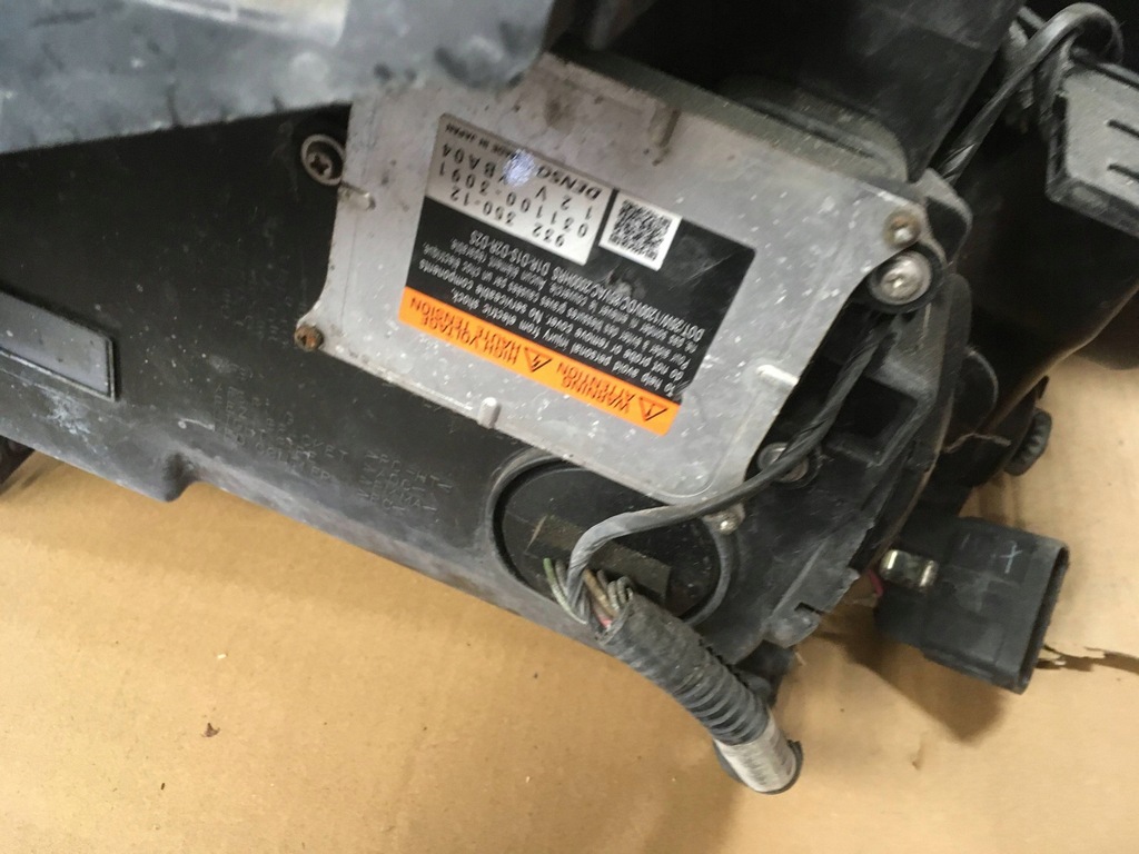 фото №11, Лампа лівий перед ксенон europa cadillac srx 2011