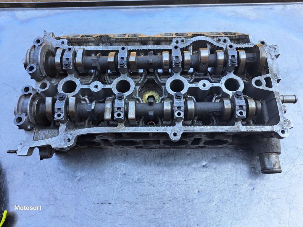 фото №1, Toyota avensis t25 1.8 vvti głowica1