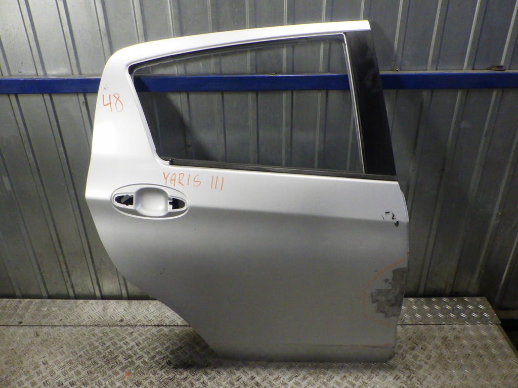 фото №1, Toyota yaris iii двері правий задня задні праве