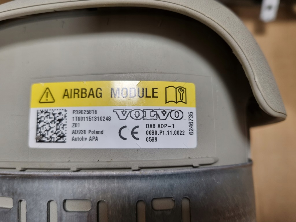 Volvo xc90 2 приборная панель панель  оригинал ремни подушка безопасности водитель пассажир коленный Киев