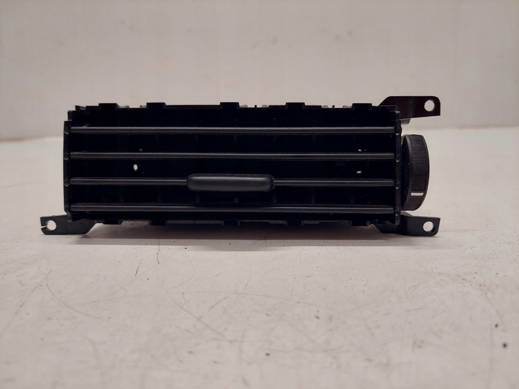 фото №1, Решётка обдув левая средняя volvo v70 iii 30643315