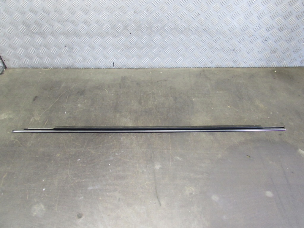 фото №8, Молдинг уплотнитель правый перед audi a6 c8 18-23r sedan