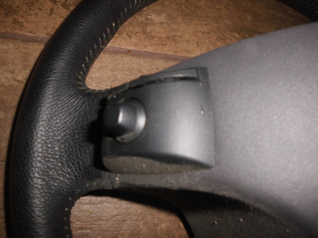 фото №7, Volvo v50 / s40 / c30 повітропровід шкіряний