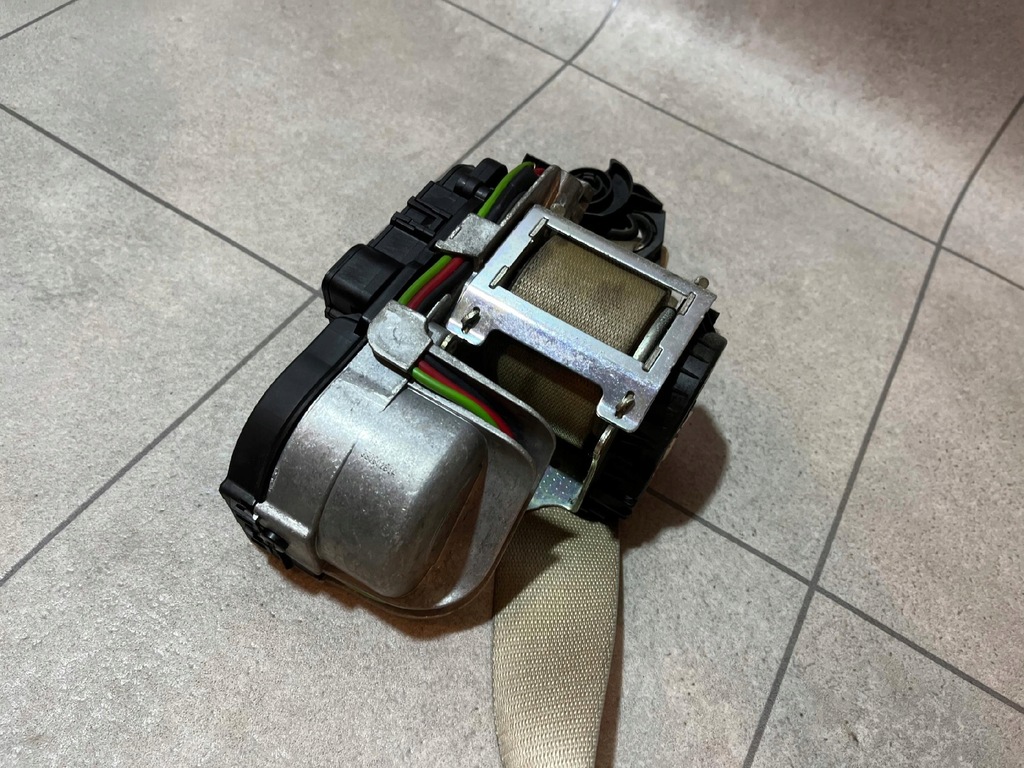 фото №7, Mercedes w221 pas натягувач перед чорний bdb