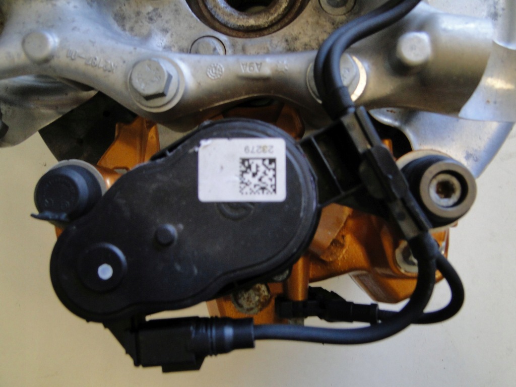 фото №12, Mercedes поворотный кулак подвеска задняя левая карбон керамический sl 232 r232 63 amg