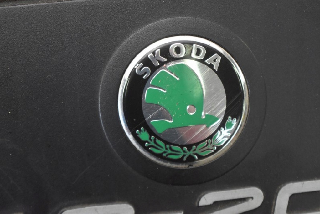 фото №13, Защита крышка двигателя верхний 06a103925k skoda octavia 1 i 1.8 20v 125 km