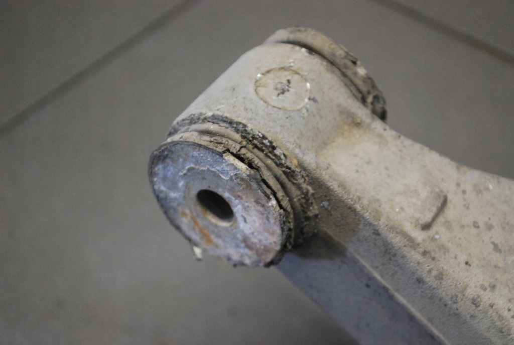 фото №8, Поворотный кулак рычаг ступица audi a8 d2 lift левый задняя