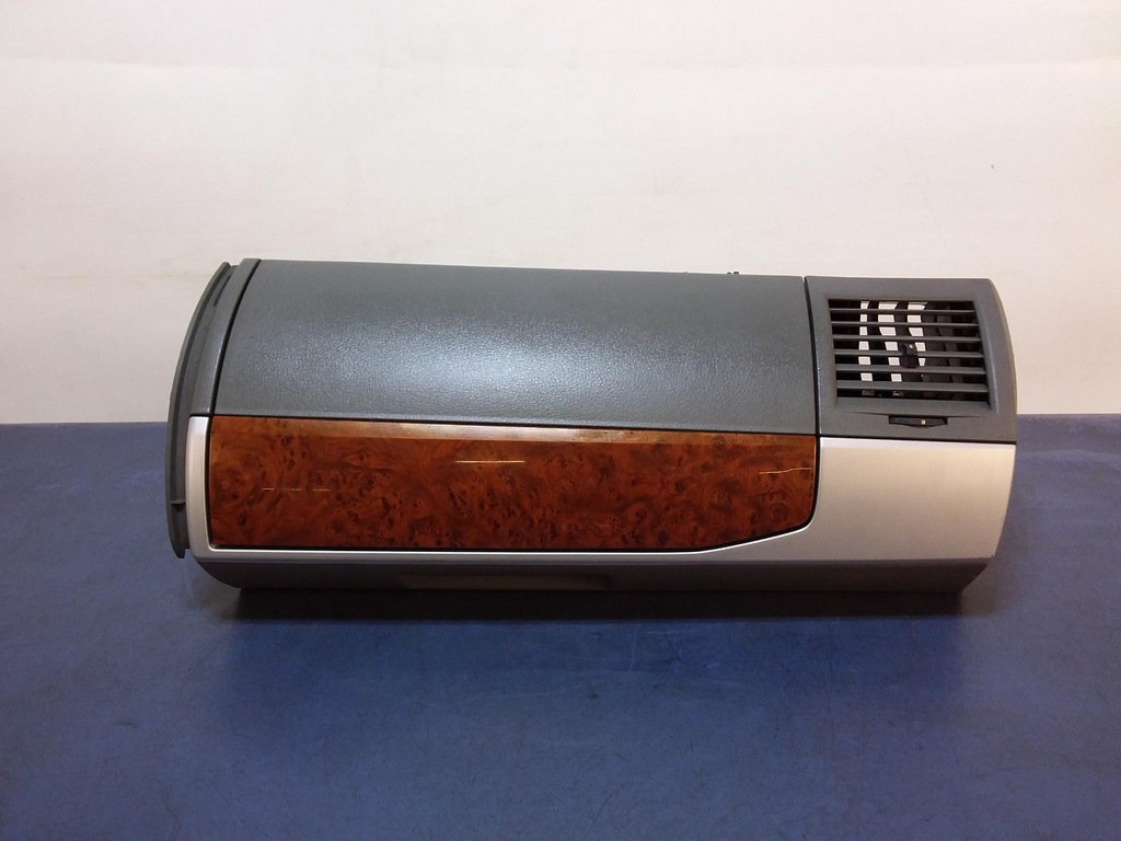 фото №8, Chrysler town country v бардачок пасажира панелі