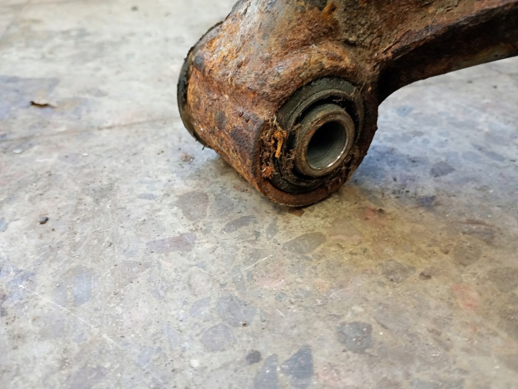 фото №9, Рычаг нижний левый задняя mercedes w123 kombi