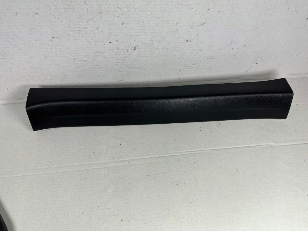 Купити Mazda 3 3 накладка поріг праві перед bhn9-68710