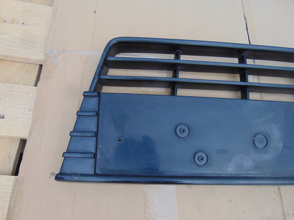 Решітка  решітка радіатора решітка ford focus mk3 Ціна