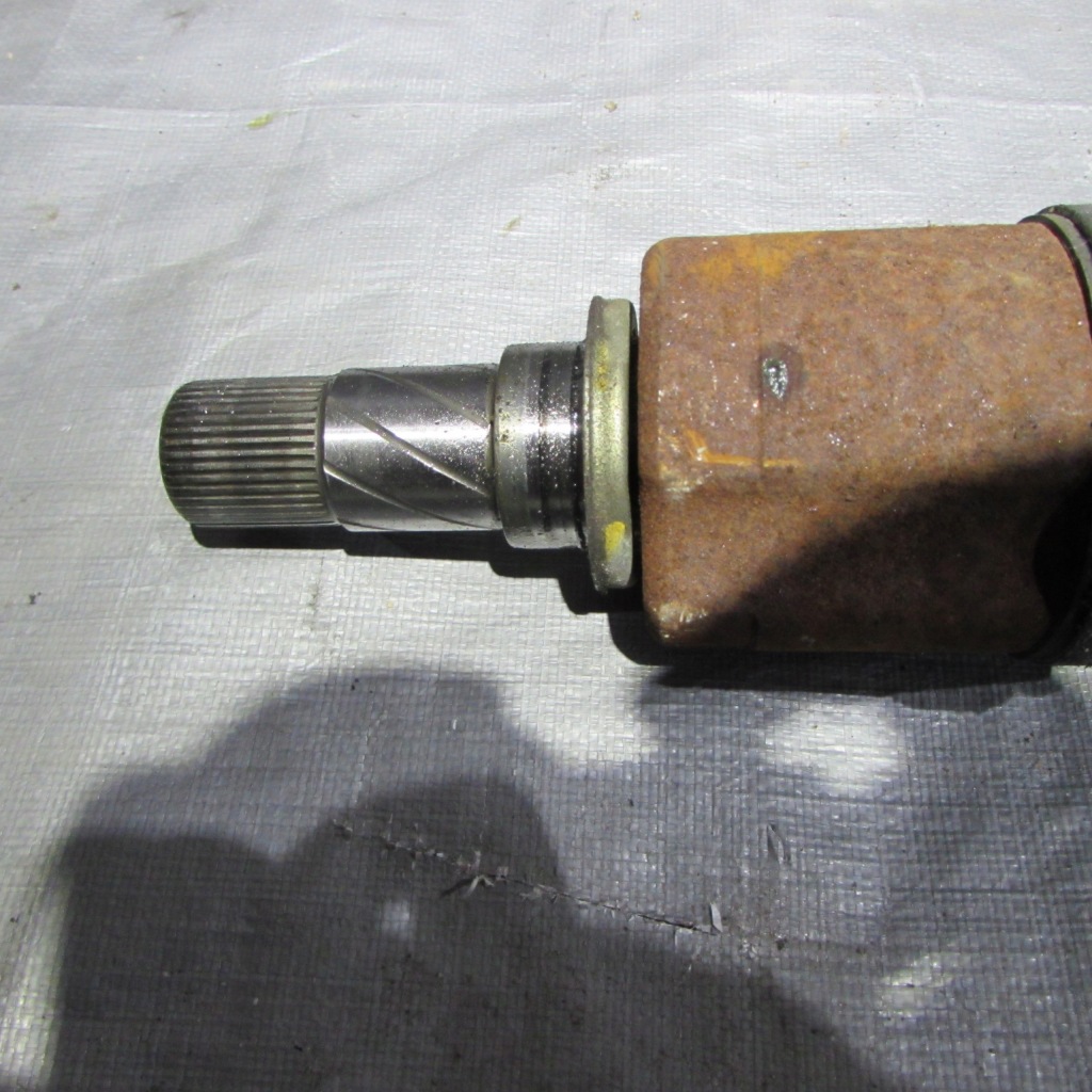 Приводной вал приводная левая renault megane 3 8200725510 Оригинал