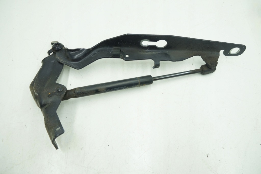 фото №1, Volvo v70 iii петля капот левый перед 31250185