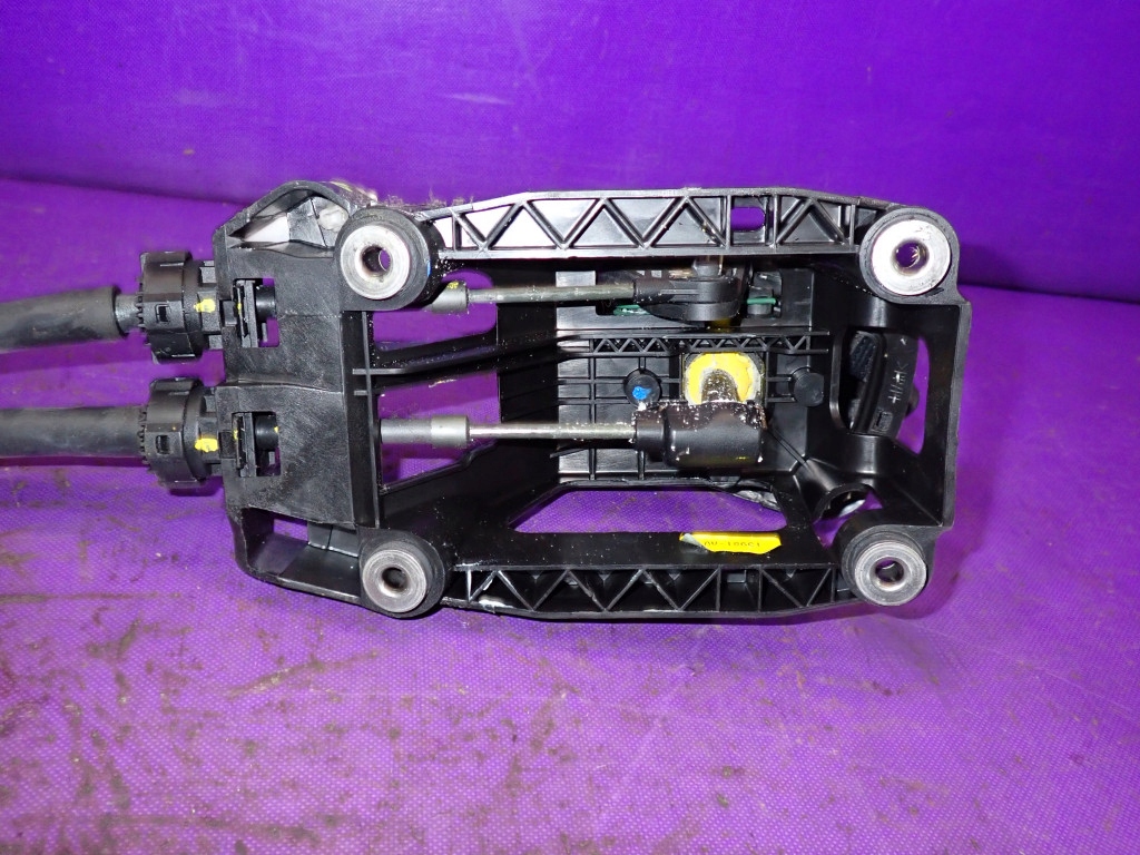 фото №6, Toyota avensis ii t25 02-06 1.8 домкрат выборщик переключения передач