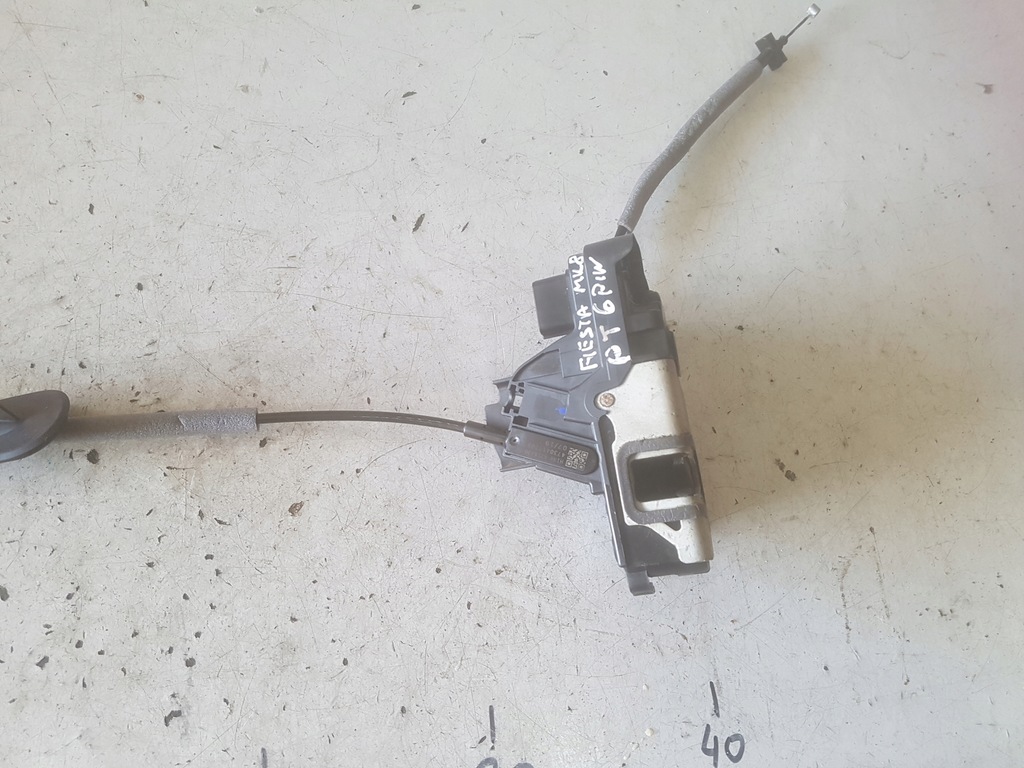 фото №1, Ford fiesta mk8 16r- замок двері правий задня 6 pin