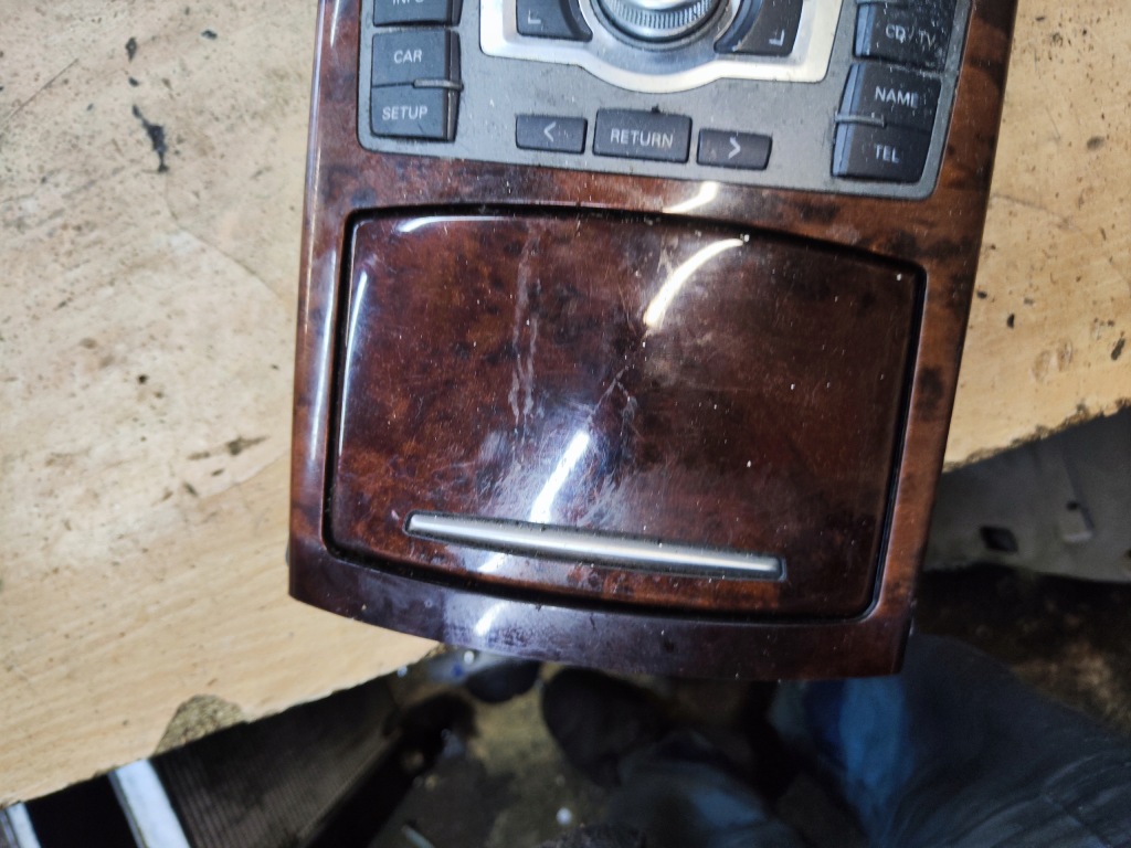 фото №2, Audi a6 c6 панель рамка mmi