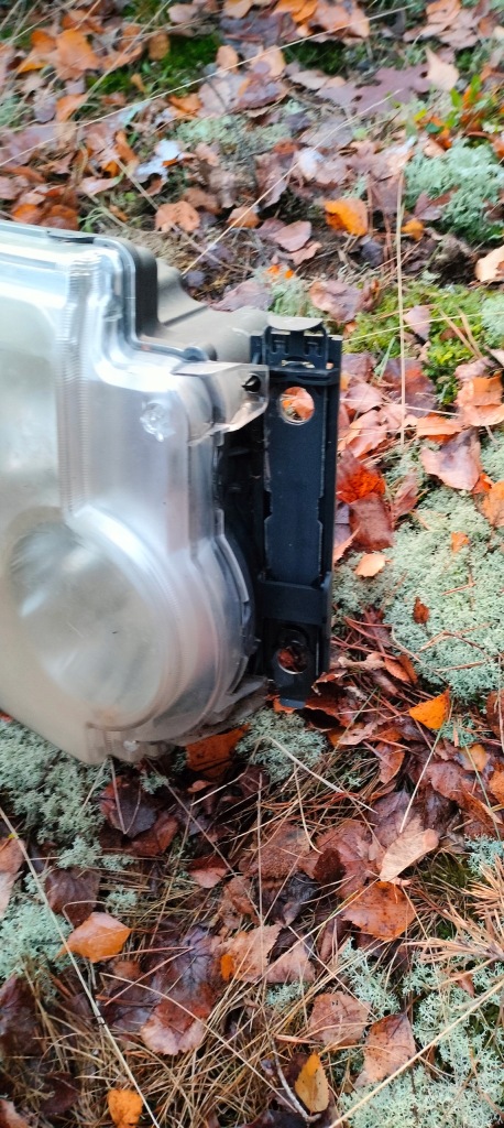 фото №8, Лампа фара правий перед discovery iii xbc001062 europa